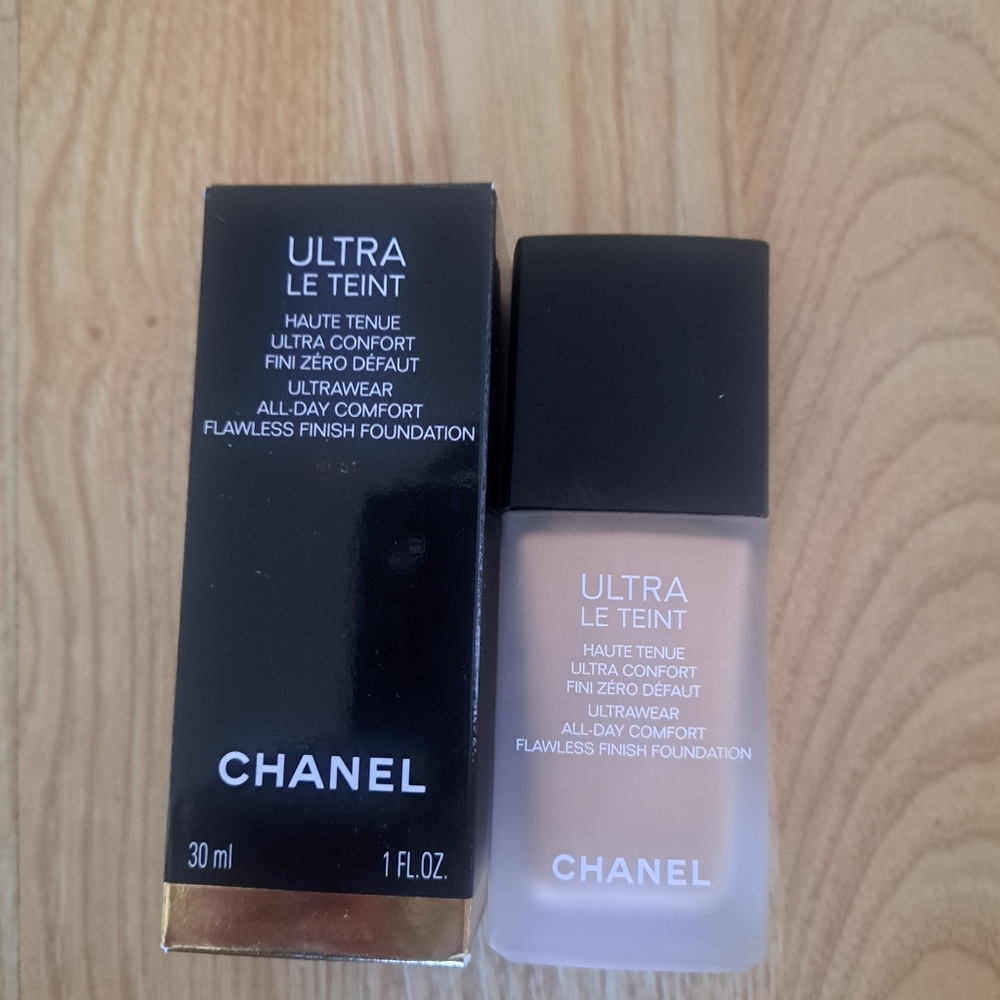 Chanel Le Teint Ultra Foundation B30